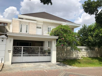 Dijual rumah hook, 2 lantai. Graha Family, Surabaya