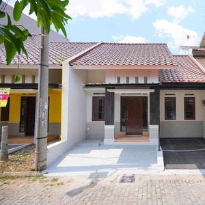 Dijual Rumah Lokasi Strategis di Mutiara Biru Depok Dekat Tol Cisalak