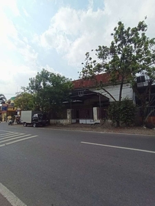 Dijual Rumah Pojok Luas + Kantor di Pinggir Jalan Utama Janti, Malang