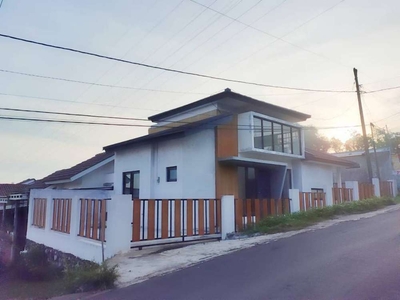 Dijual Rumah Tinggi Sirkulasi Baik di Jl. Jangli Gabeng Raya Semarang