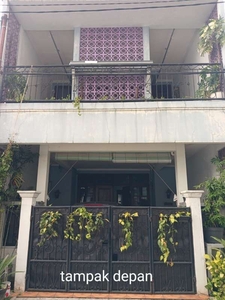 Jual Rumah cantik dua lantai setengah di Bukit Cimanggu City Bogor