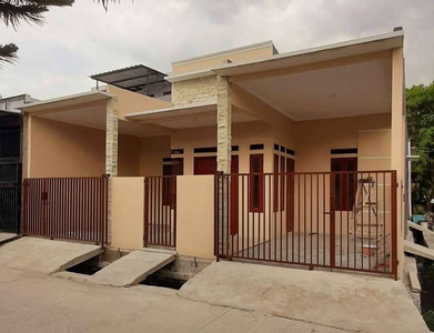 RUMAH ASRI SHM BARU FRESH DAN LUAS 2 CARPORT