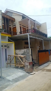 Rumah baru 2 lantai siap huni di sawangan Depok SHM