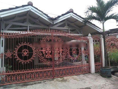 Rumah Besar di Villa Bintaro Indah Jombang