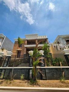 Rumah Mewa Full AC Central Azalea 3LT Siap Huni Megah (IH)