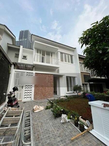 Rumah renovasi total di Delatinos BSD City