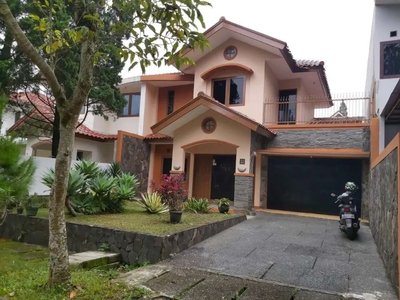 Rumah semi villa lembang