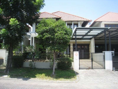 Rumah Siap Huni Lokasi Prestisius di Graha Famili, Surabaya