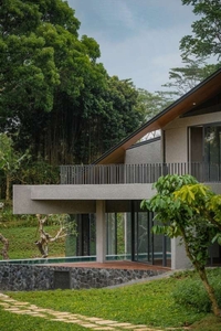 villa mewah di Semarang lokasi Bawen depan rawa pening