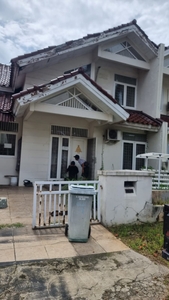Dijual Rumah di Taman Bromo JL. Gn. Merak - Lippo Karawaci, Tangerang