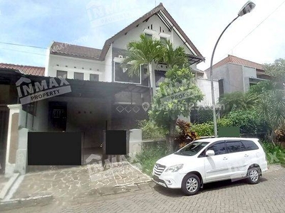 Rumah 2 Lantai 4 Kamar Tidur di Villa Puncak Tidar Malang