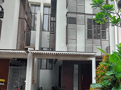 Rumah 3 Lantai Jual Murah Semi Furnished Greenwich Park Bsd City