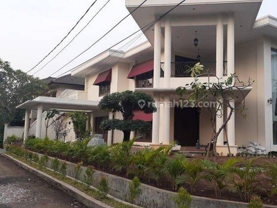 Rumah Mewah Dalam Komplek Keamanan 24 Jam di Ampera, Jak-Sel