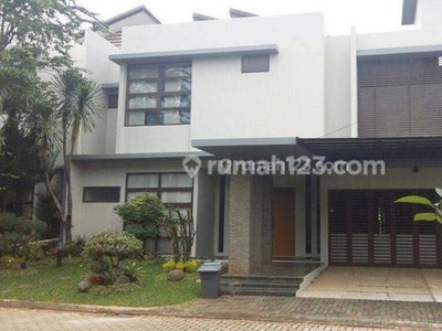 Rumah Modern Asri Taman Besar Dengan Kolam Renang Green Cove Bsd