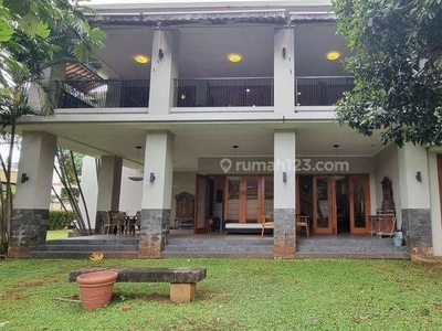 Rumah Tropical Garden Dengan Arsitektur Modern Dan Halaman Luas di Cilandak Jakarta Selatan
