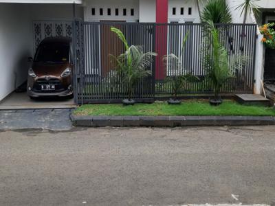 Rumah Cantik, siap huni, di perumahan Villa Delima, Jakarta Selatan.