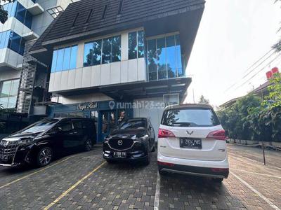 Dijual Gedung di Wolter Monginsidi Kebayoran Baru Jakarta Selatan