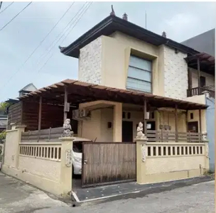Dijual Cepat Rumah Gaya Villa di Denpasar Kota Tanpa Perantara
