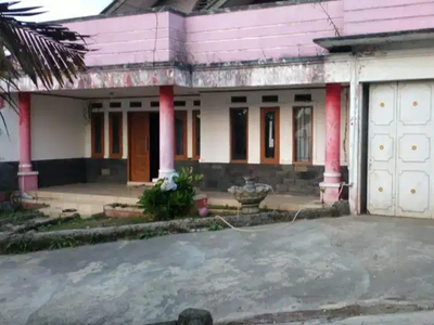 Dijual Rumah Besar Murah di Cisarua Lembang Bandung