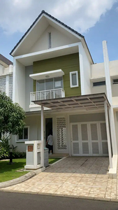 dijual rumah cantik modern 2 lantai di amanda summarecon