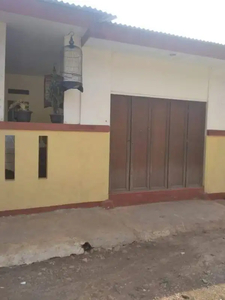 Dijual Rumah induk dan kontrakan 6 pintu di bauran Serpong Tangsel