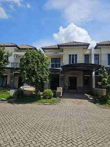 Dijual Rumah Modern Minimalis Cluster Terdepan Royal Residence Wiyung