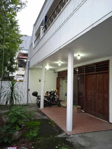 Dijual Rumah Raya Dukuh Kupang Barat Ramai Cocok Untuk Usaha Dan Kosan