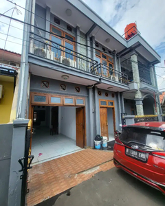 Dikontrakan rumah tinggal Lt. 2 & 3