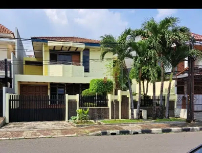 Disewa Rumah standart luas di Jl Gurame, Rawamangun,JakTim