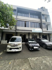 Disewakan Ruko 3lt depan gedung Pan baru jaksel