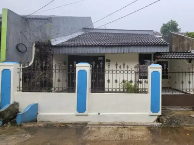 Disewakan rumah 2 lantai Taman Duta Cisalak