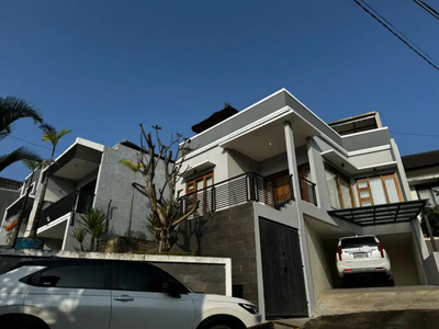 Disewakan Rumah Di Tengah Kota Bandung , Bagus , Bersih , Modern.