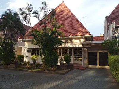 Disewakan Rumah Jl Raya Darmo Surabaya Strategis Pusat Kota