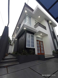 Disewakan Rumah Mewah 2lantai di Cilandak, Jakarta Selatan