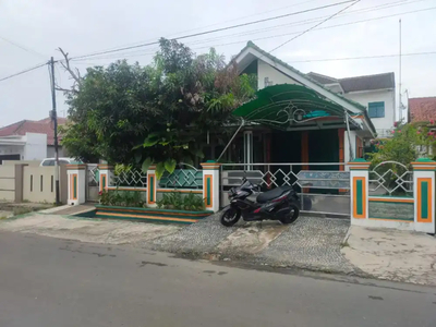 Jual Rumah Mewah dan Strategis lokasi kota Metro