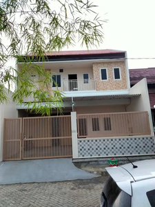 Pesona permata gading 2 rumah 2lt siap huni jl utama