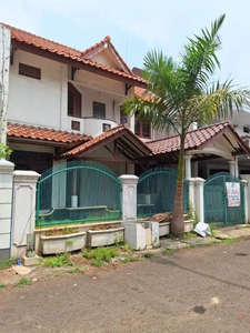 Rumah 2 lantai Hadap Selatan Luas 153m2 di Komplek Pondok Kelapa