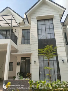 RUMAH 2 LANTAI MINIMALIS KOTA MALANG