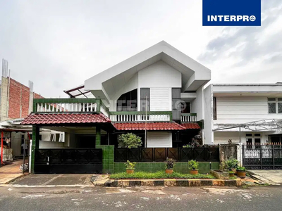 Rumah 2.5 Lantai dijual Intercon Kebon Jeruk Luas Tanah 240m2