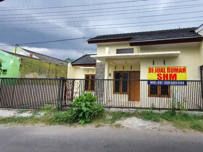 Rumah 71/97 Di Kota Kediri, Pesantren