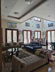 Rumah Bagus HGB Semi Furnished di Graha Famili Luxury Full Marmer