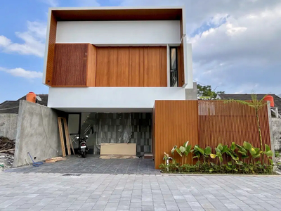 Rumah Baru Kolam Renang Dalam Cluster Di Condongcatur Dekat UPN, UGM