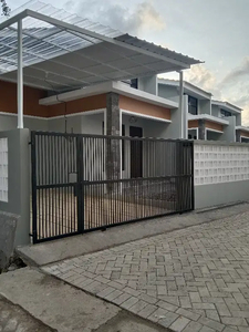 Rumah baru sktr 350m dari poros pettarani dkt KTR DPRD MKS,UNM