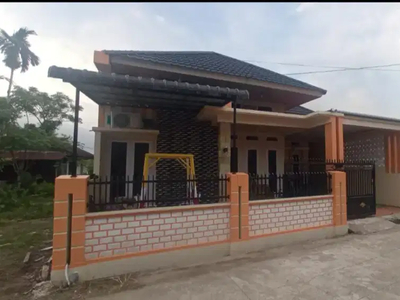 Rumah di jual santai