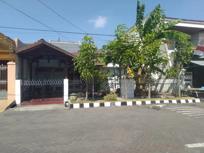 Rumah hitung tanah di perumahan Kutisari Indah, Surabaya Selatan
