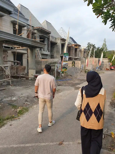 Rumah Megah dengan Private Pool 2 Lantai dekat Waterpark Jogja