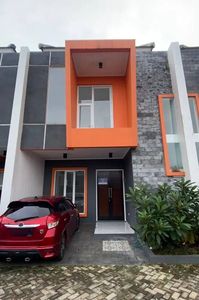 Rumah siap huni 2 lantai di Grand Villa Cihanjuang Parongpong Bandung