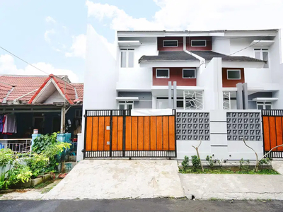 Rumah Sudah Renovasi 20 menit ke Stasiun Bekasi Semi Furnished J-21038