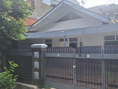 Dijual Rumah tua 1 lantai hitung tanah di Petojo Barat Duri Pulo