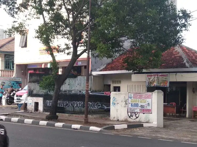 Rumah Tua Strategis Pinggir Jalan di Ciputat Raya Kebayoran Lama